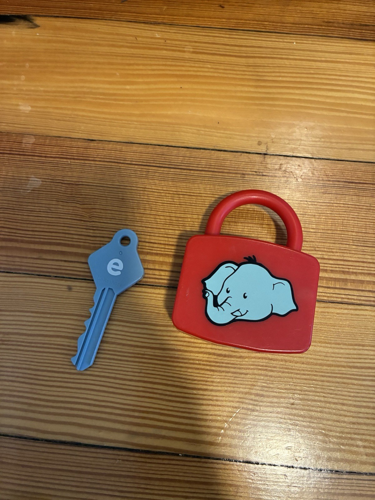 LAKESHORE – Letter E – UNLOCK IT ALPHABET MATCH Single LOCK KEY Replacement