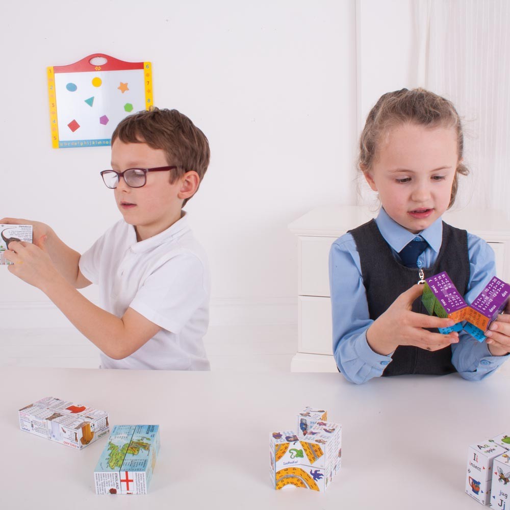 ZooBooKoo Polish Addition and Subtraction Cubebook – Fold-Out Cube