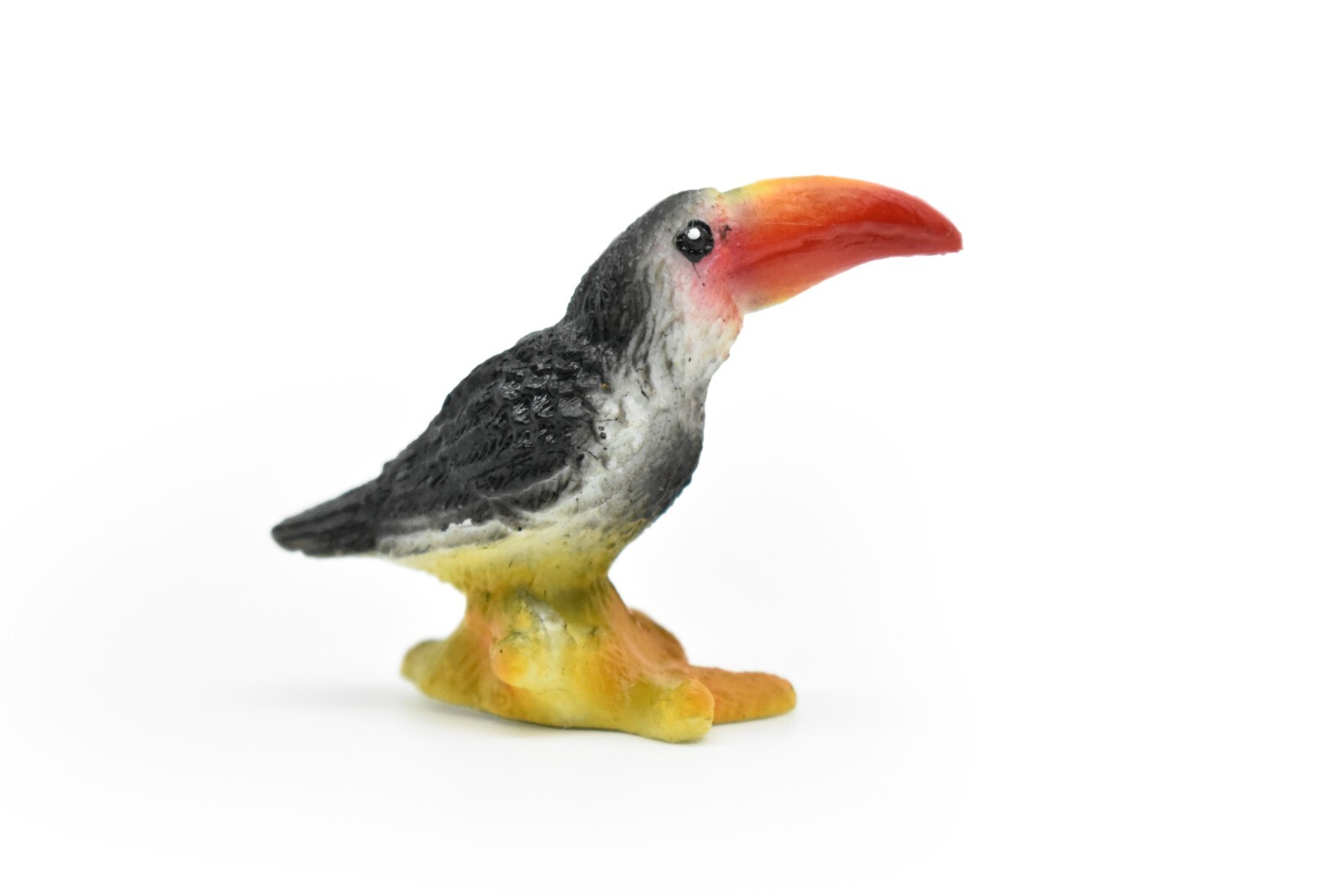 Toucan, Bird, Very Nice Plastic Model, Hand Painted 2″ F624 B131