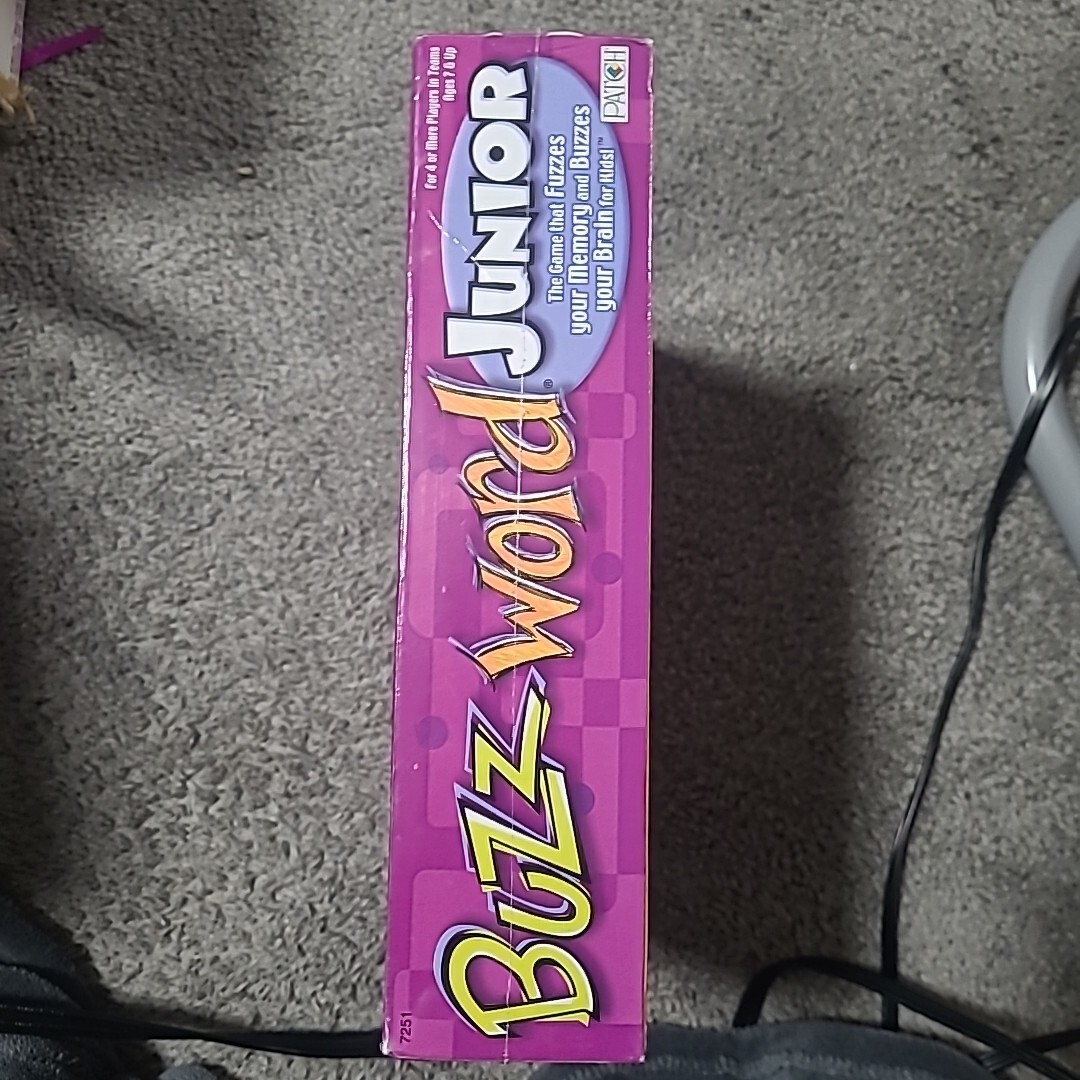 Buzz Word Junior Board Family Fun Game Memory. NEW SEALED