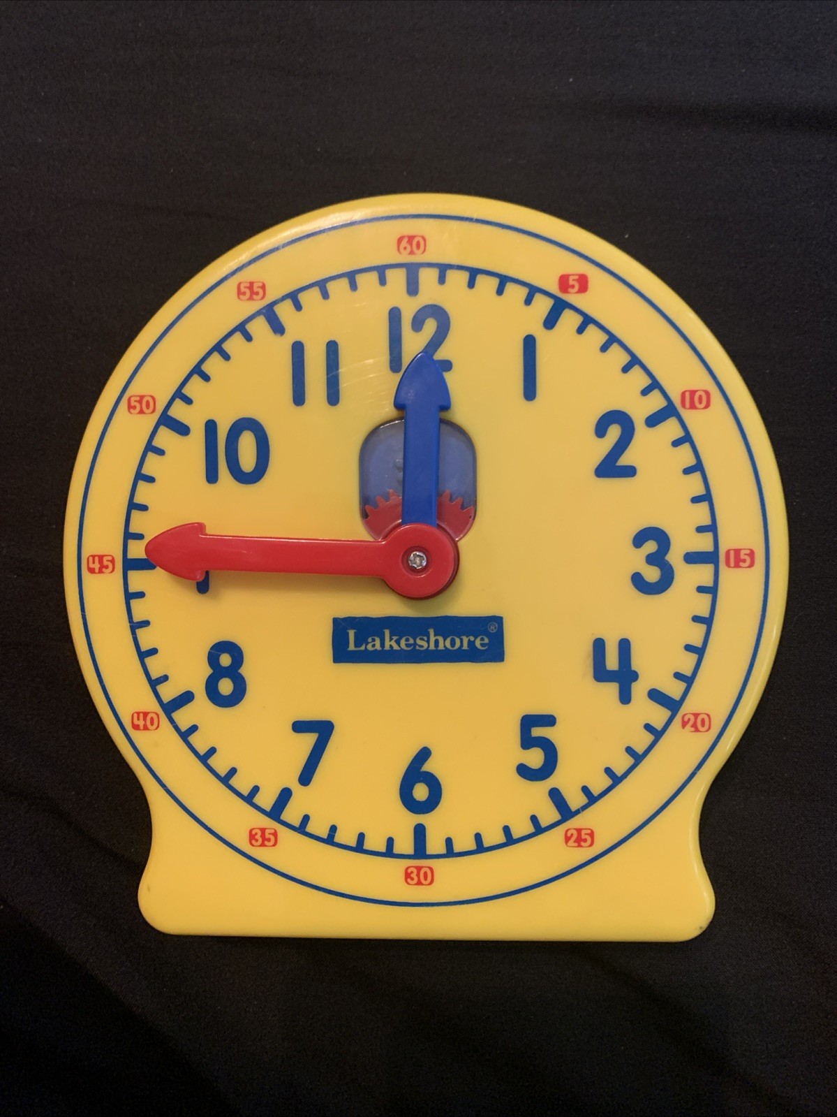 LAKESHORE LEARNING STUDENT CLOCK FD974 TWO WAY GEARS FOR TELLING TIME W/STAND 5″