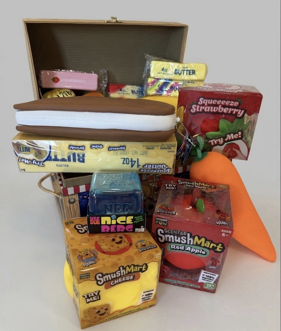 NeeDoh And jumbo Squishy Gift Set/Treasure chest