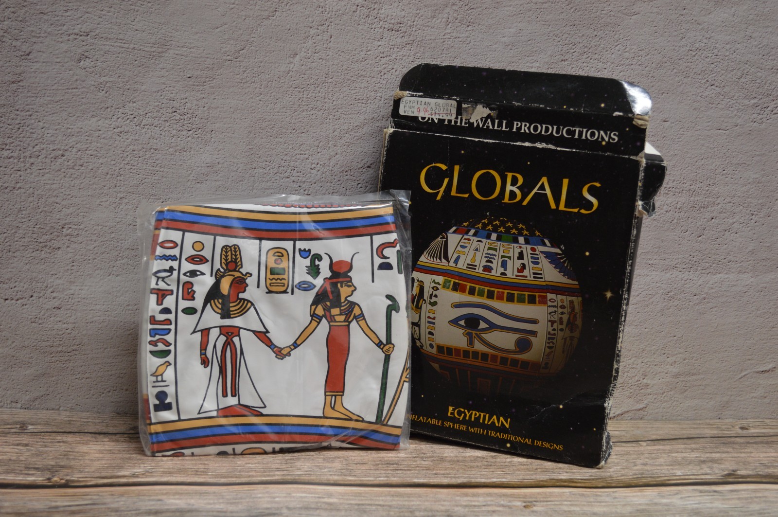 Egyptian GLOBALS Inflatable Sphere 20″ – On The Wall 1994 (Nefertari Design)
