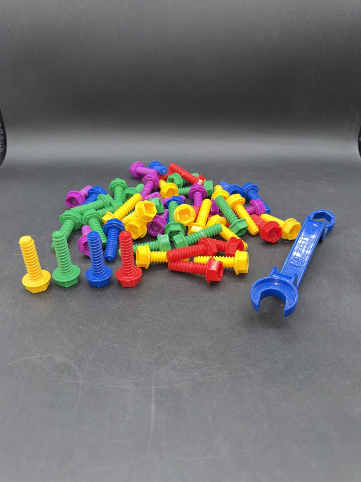 Educational Insights Design & Drill Activity Center 52 Screws & Wrench
