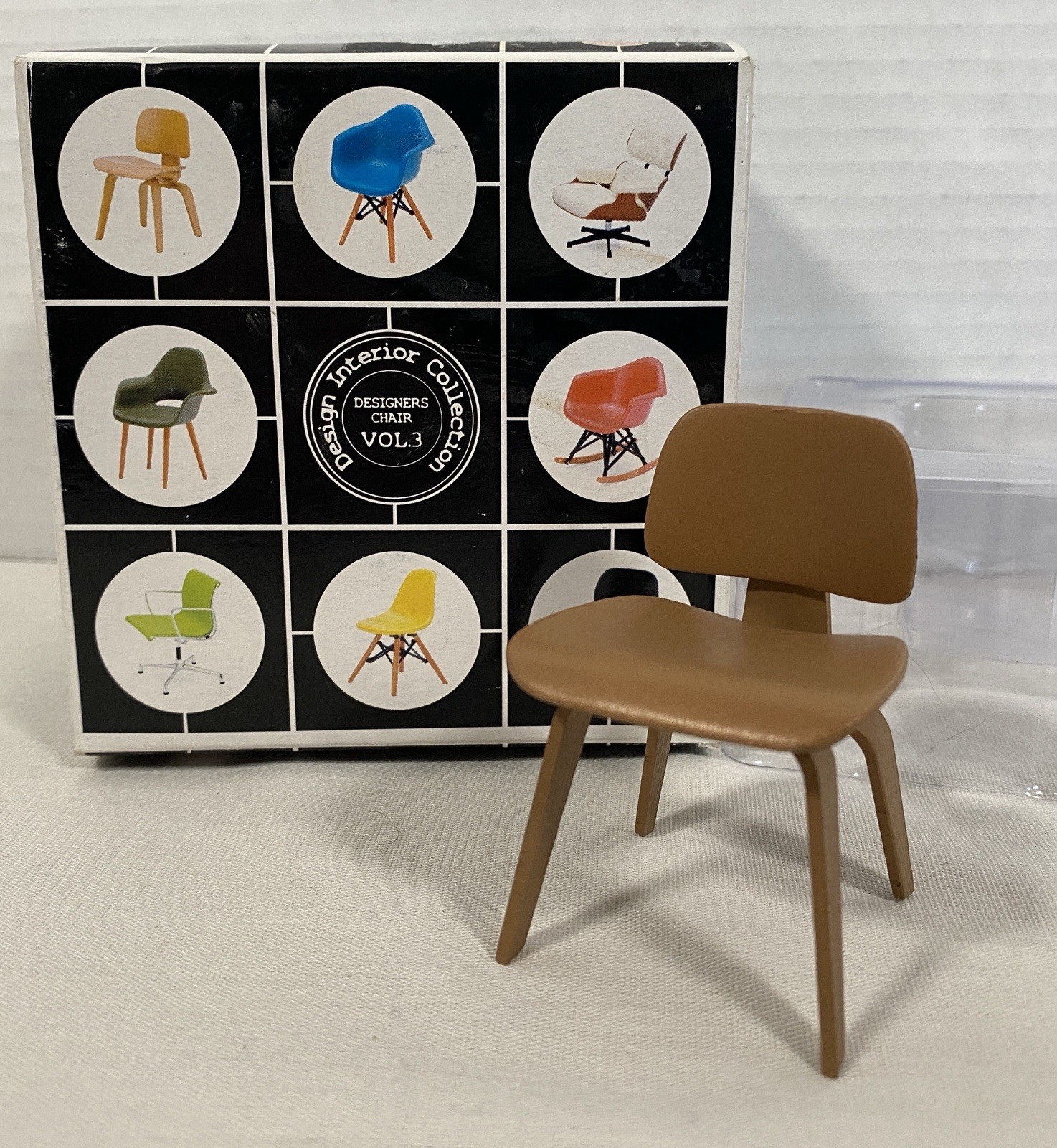 Reina Designers Chair Design Interior Collection Vol. 3 no. 1 Brown chair