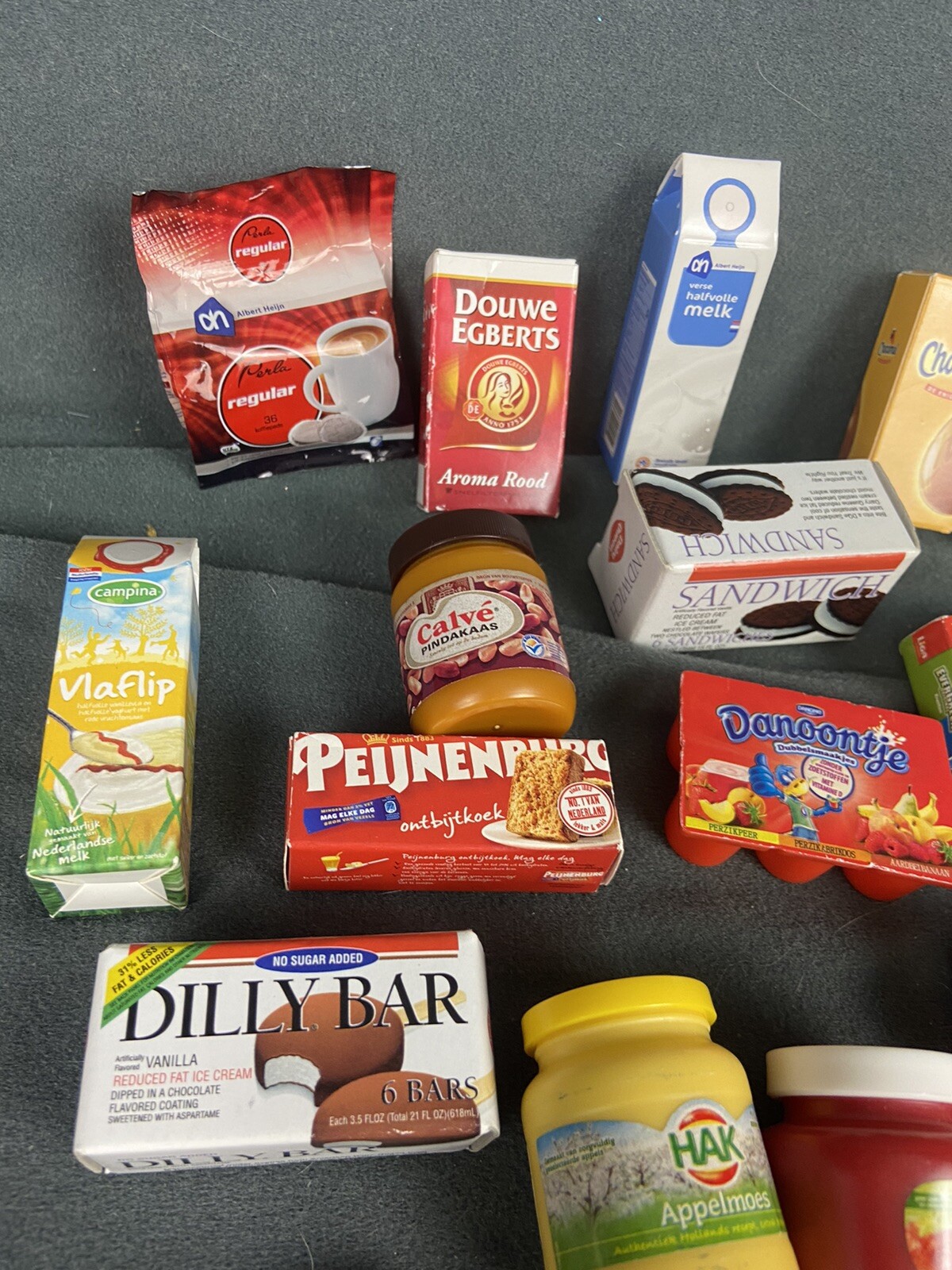Mini Brands FOOD Lot Of 32 Pieces Zuru Preowned Accessories Dilly Bars Plus