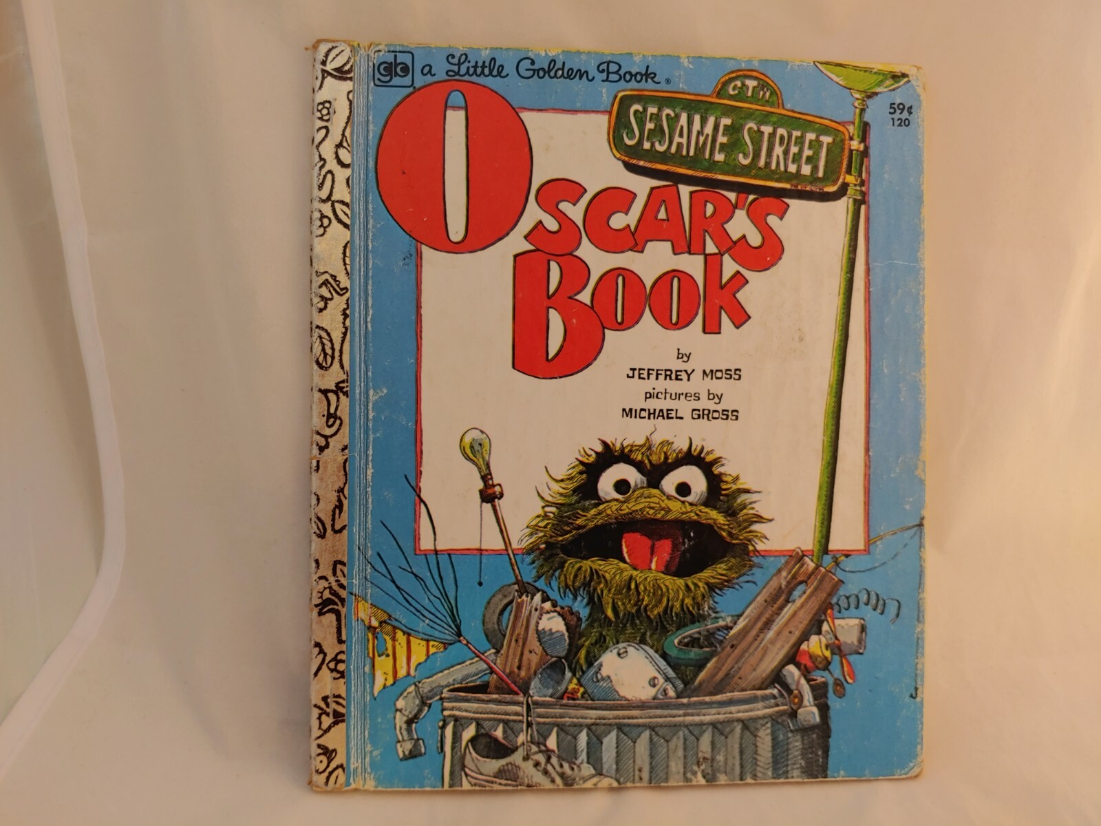 CHOOSE 1 LITTLE GOLDEN BOOK – Variety of books see description
