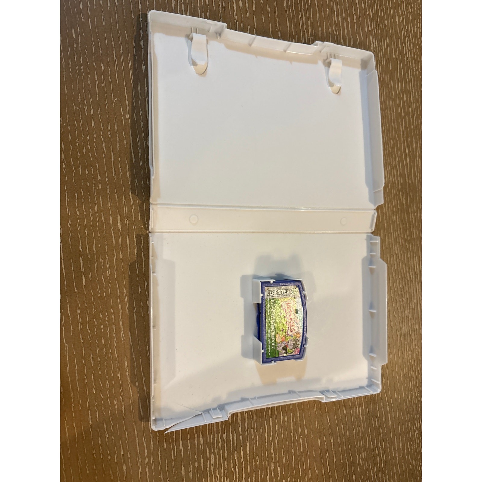 LeapFrog Leapster Pet Pals Learning Game Cartridge Cracked Case