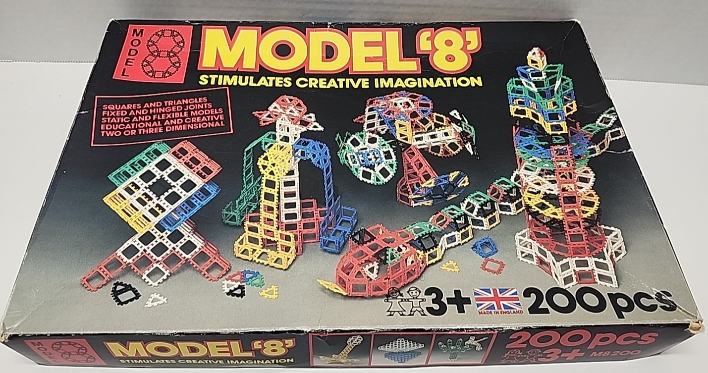 Vintage MODEL 8 STIMULATES CREATIVE IMAGINATION 600pc Building Set 585 Pieces