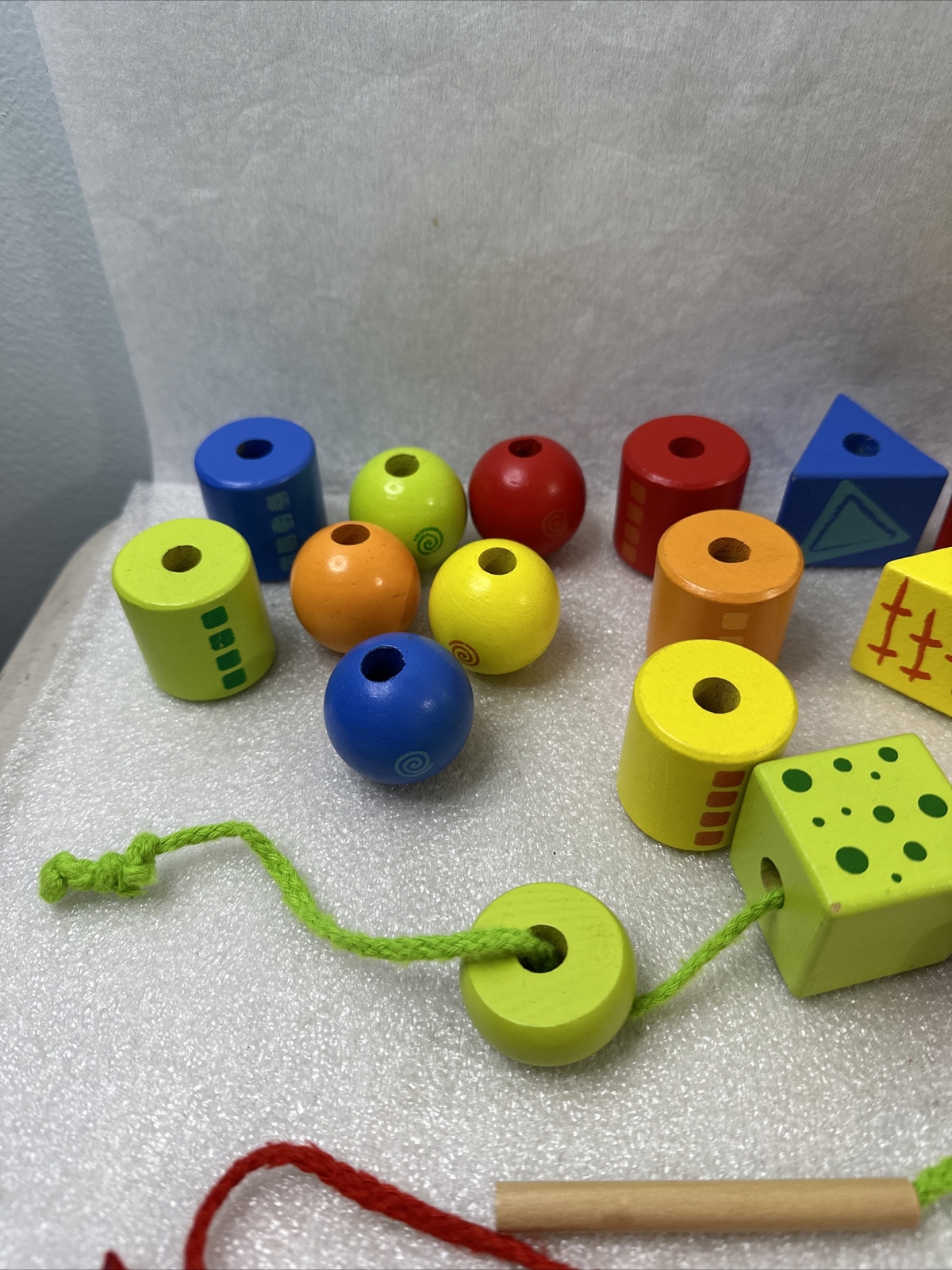 String Along Shapes Ages 3+, 26 Blocks Pieces Creativity Motor Skills