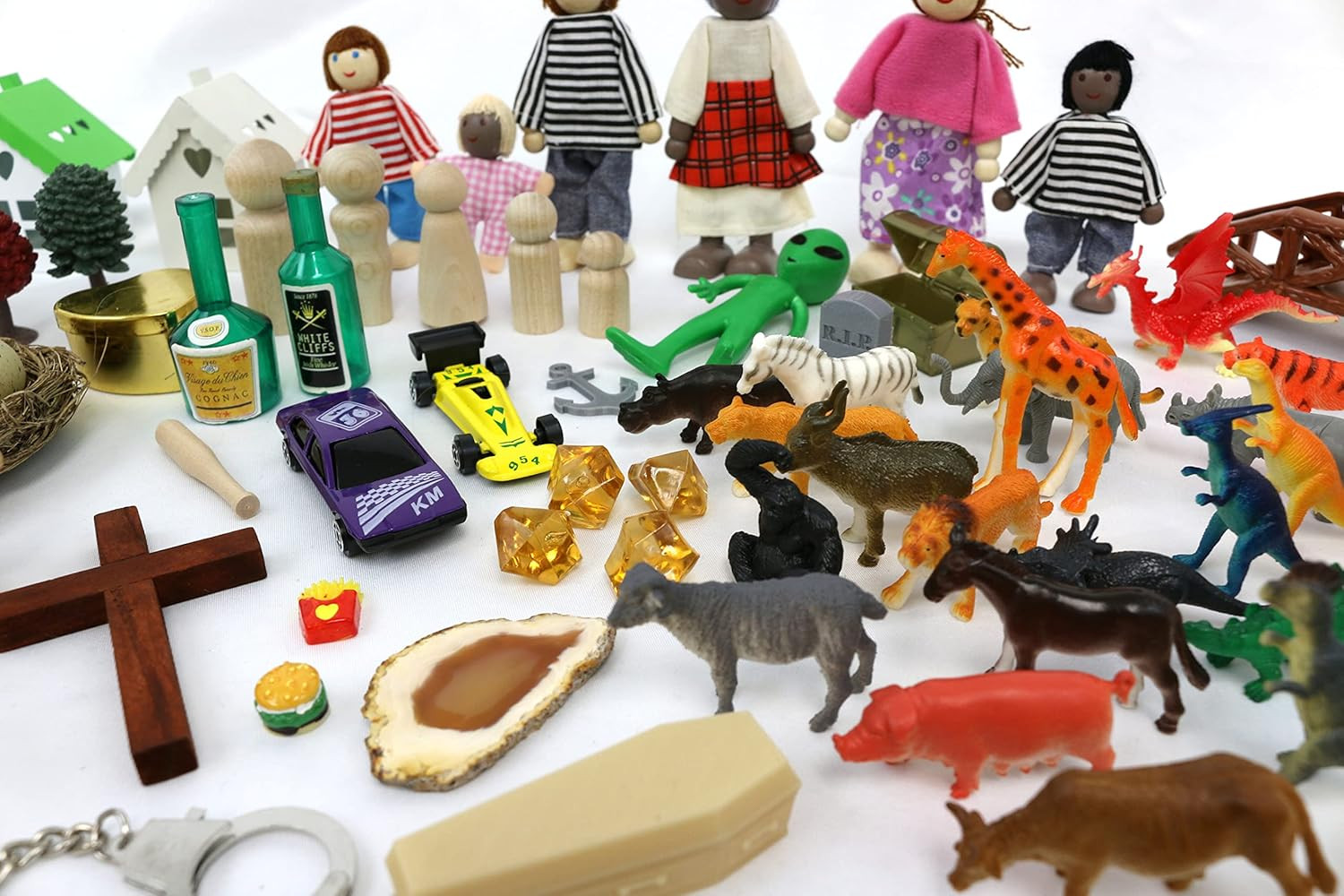 Sandtray Play Therapy Basic Starter Kit – 100+ Pieces