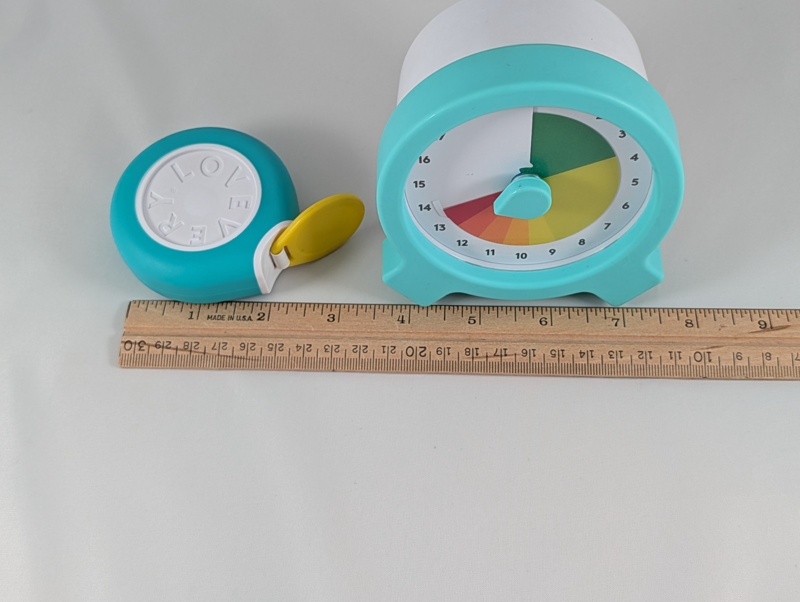 Lovevery Kids Visual Color-Coded Countdown Timer & Retractable Tape Measure Set