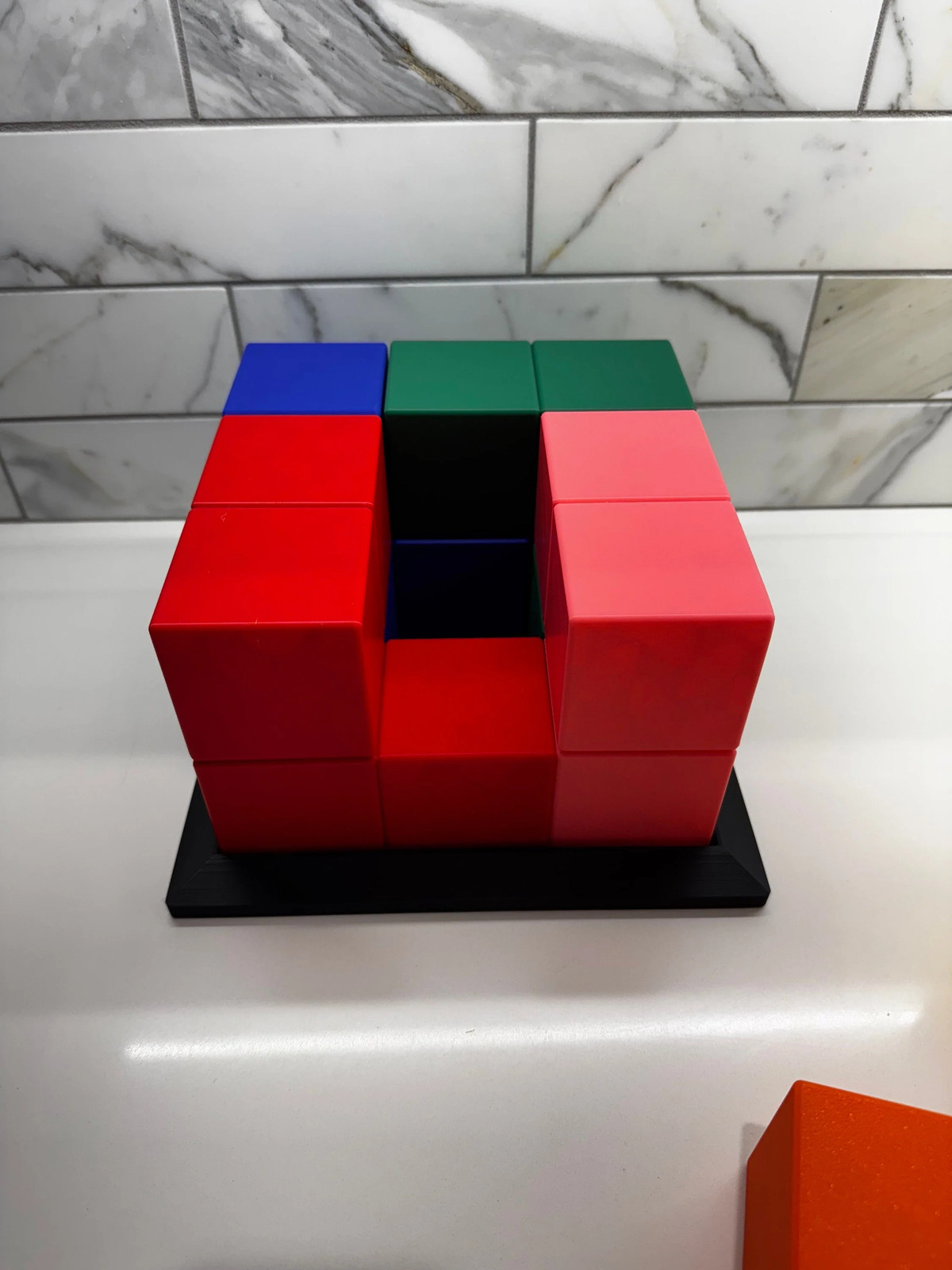 Soma Cube Puzzle – 7 Piece 3D Printed Brain Teaser with Display Base – Retro