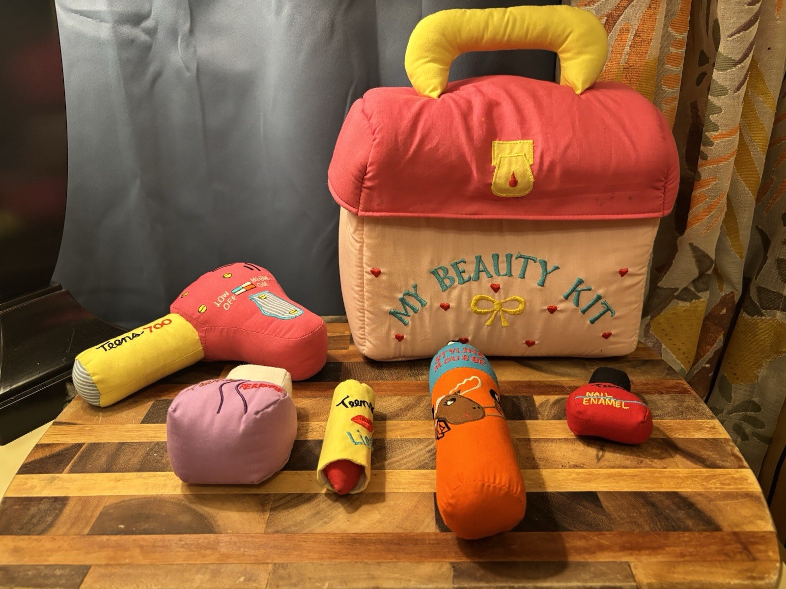 Vintage Pockets of Learning “My Beauty Kit” Soft Fabric Playset – 1990s