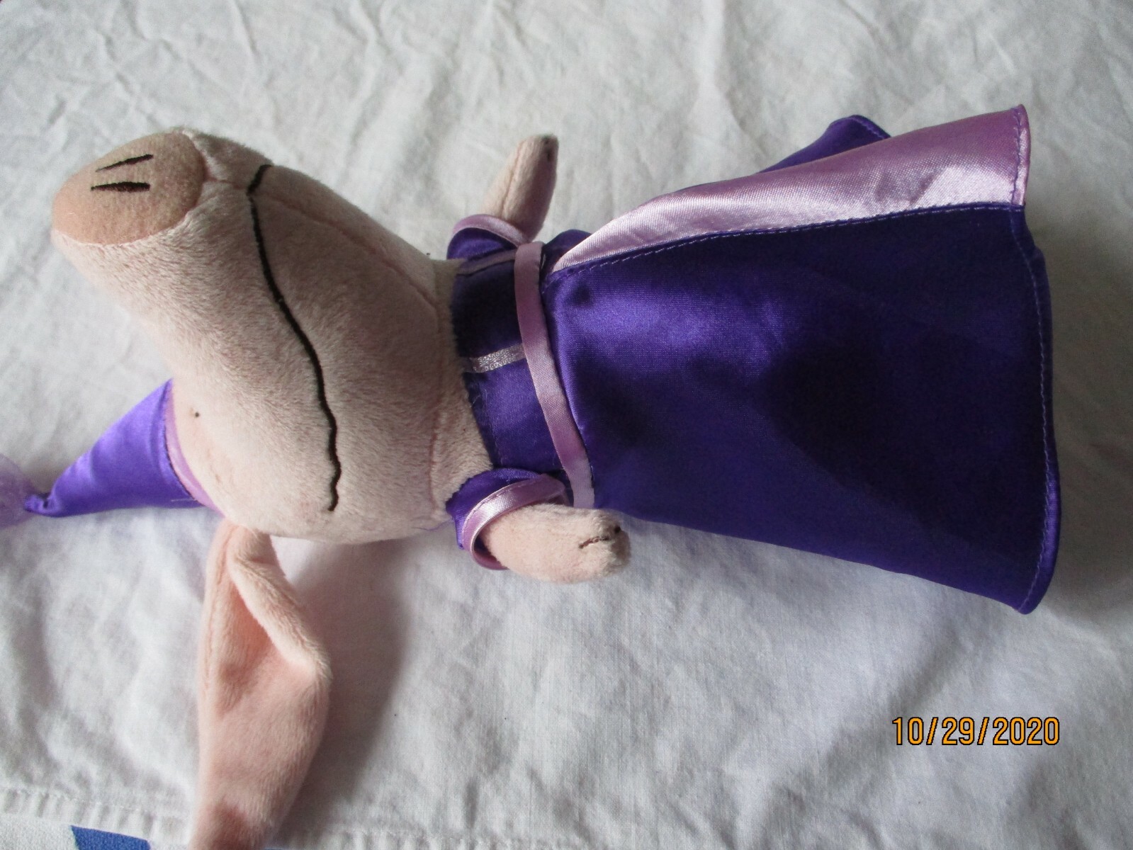 lot of Olivia: 9″ doll in Princess outfit 2 hardcovers