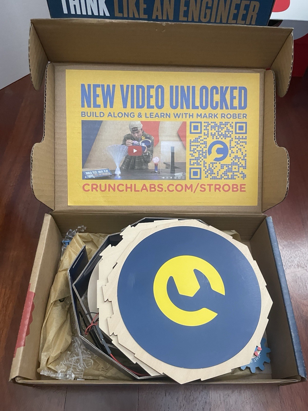 Pre-built – CrunchLabs Strobe Light Animator Box 6 – READ DESCRIPTION