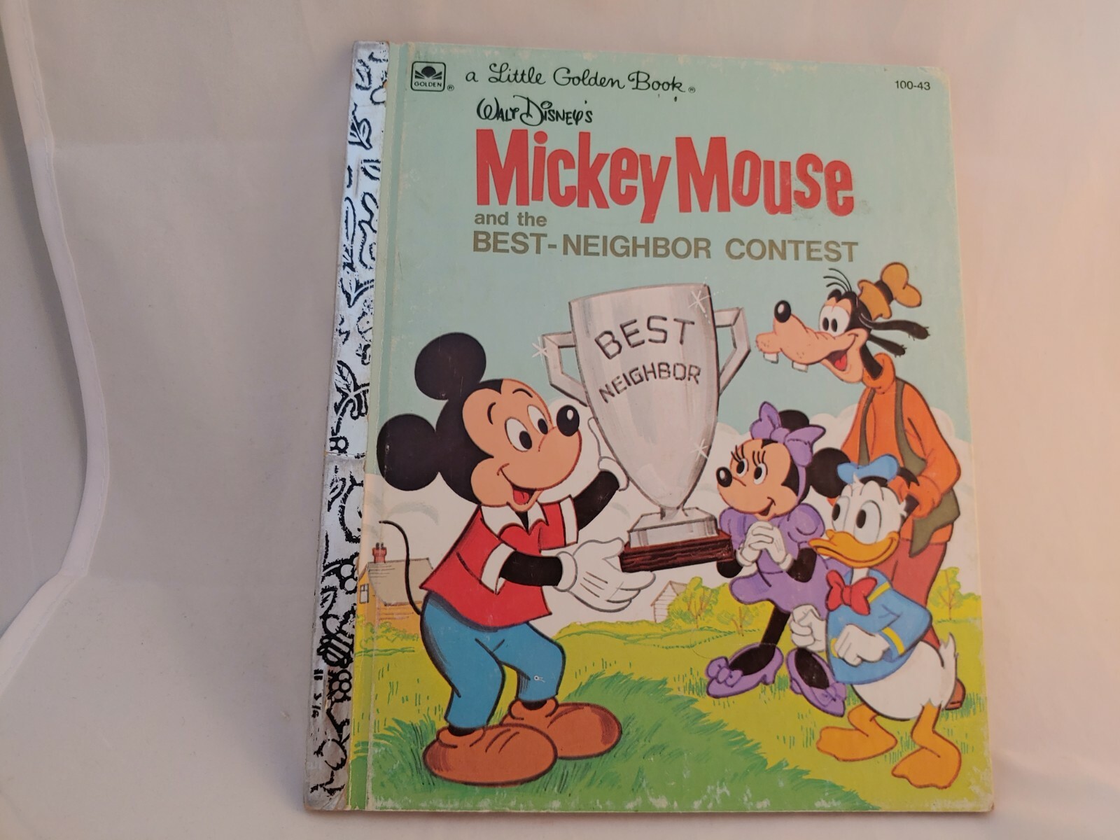 CHOOSE 1 LITTLE GOLDEN BOOK – Variety of books see description
