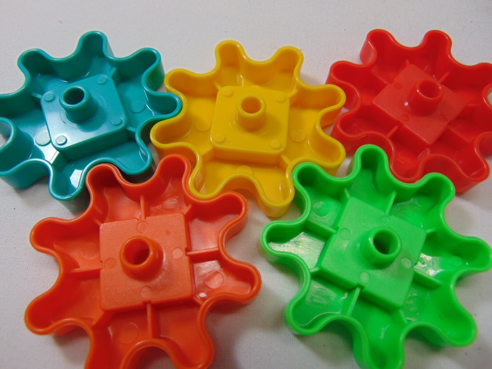 Learning Resources Under The Sea Building Replacement Part Lot of 21 Gears