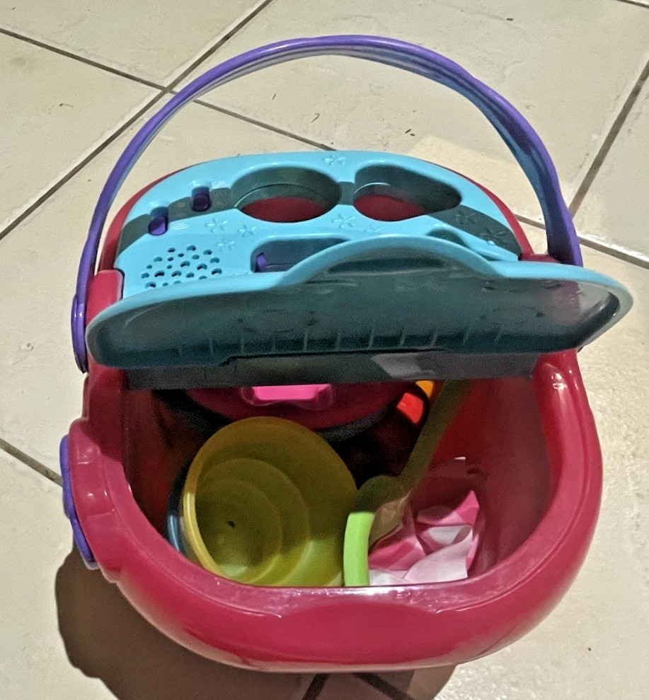 Leapfrog Shapes and Learning Picnic Basket Interactive Pink and Blue Full Set