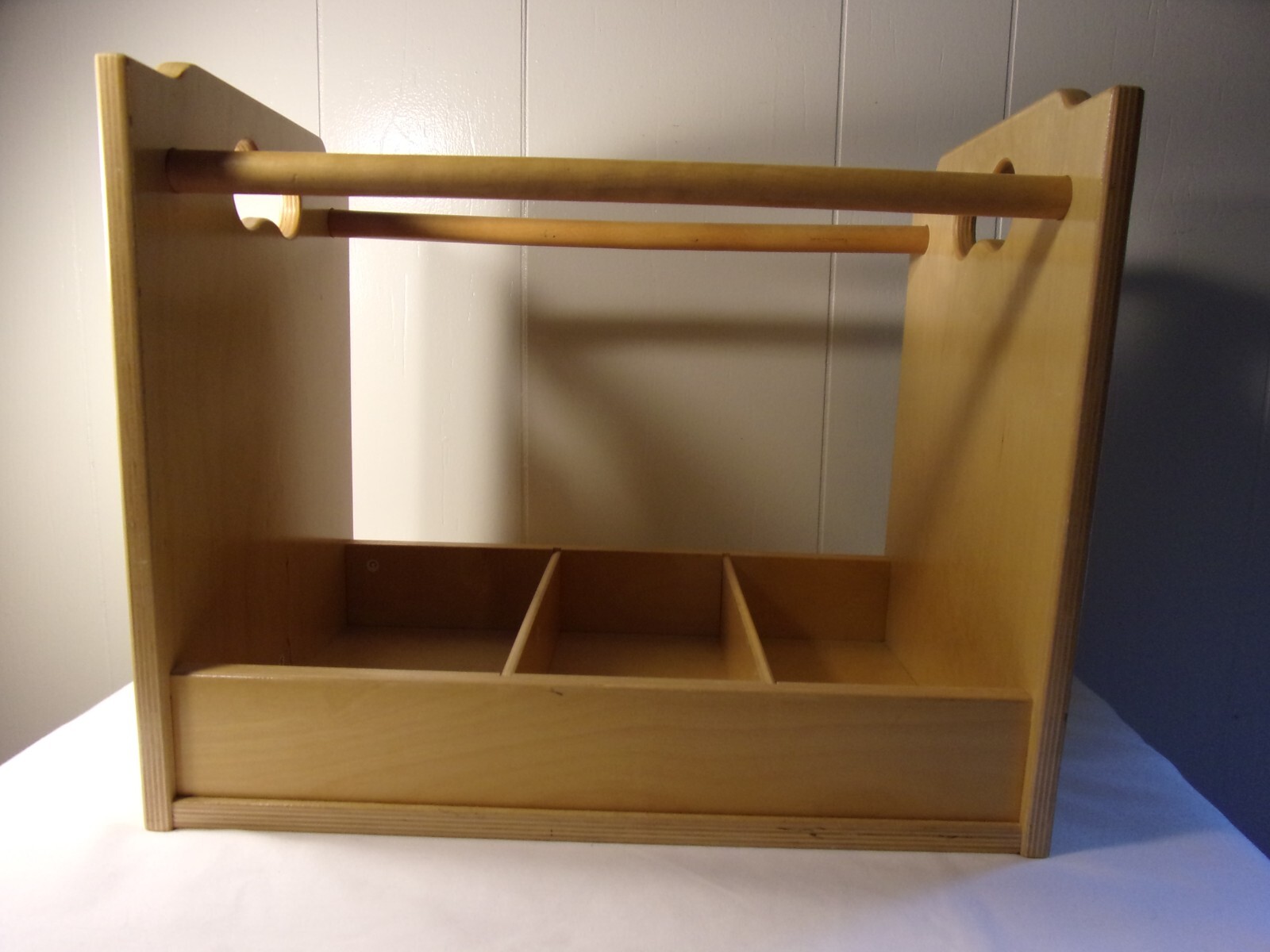 Vtg GUIDECRAFT Wooden Divided Book Or Toy Storage Tray Carrier Rack With handle