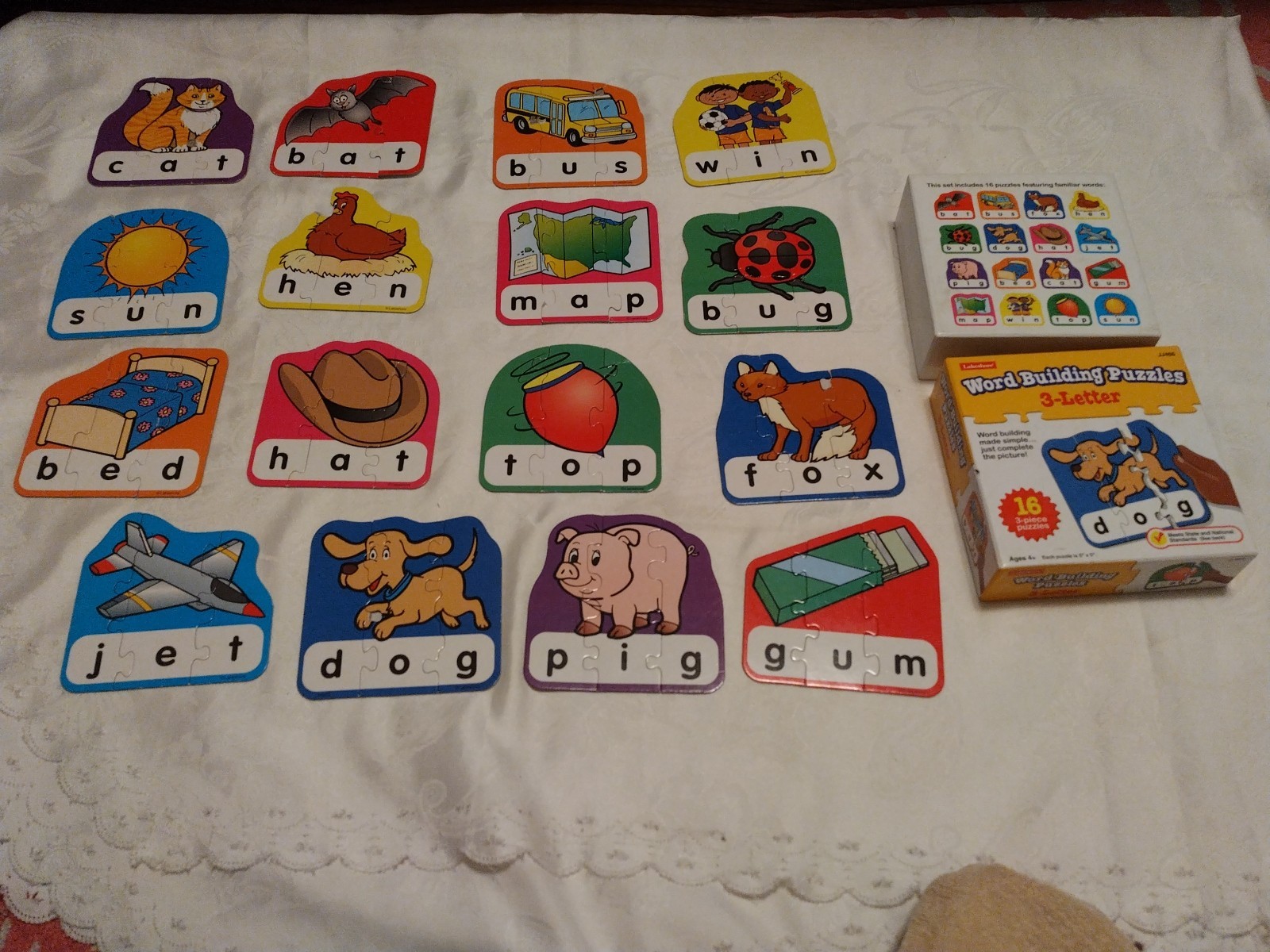 Lakeshore Word Building Puzzles 3-Letter Words JJ466 5″x5″ Ages 4+