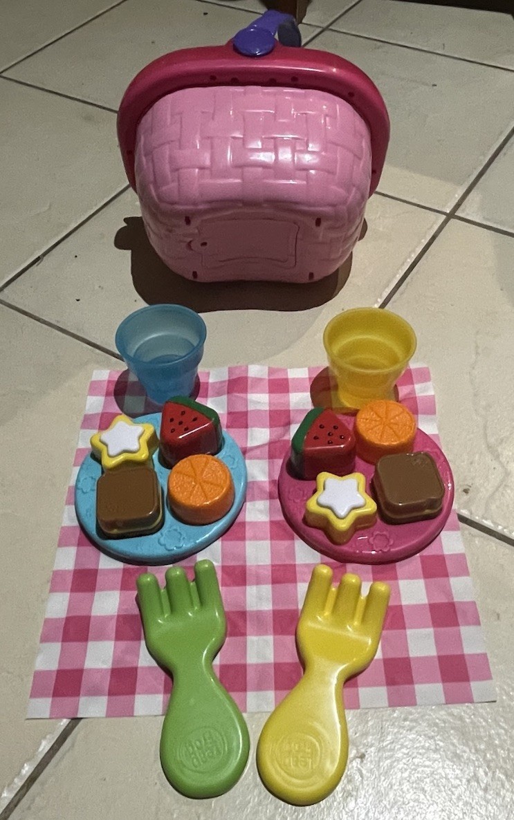 Leapfrog Shapes and Learning Picnic Basket Interactive Pink and Blue Full Set
