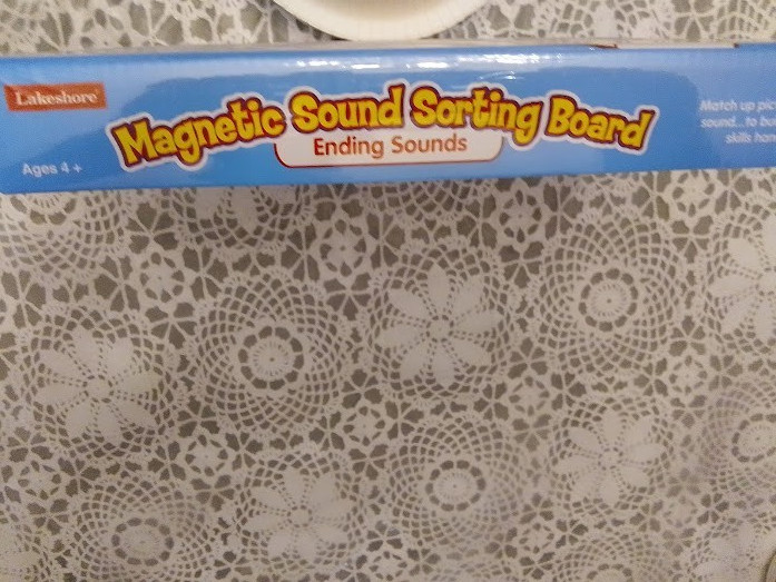 Lakeshore Magnetic Sound Sorting Board, Ending Sounds, Educational Game #LL438