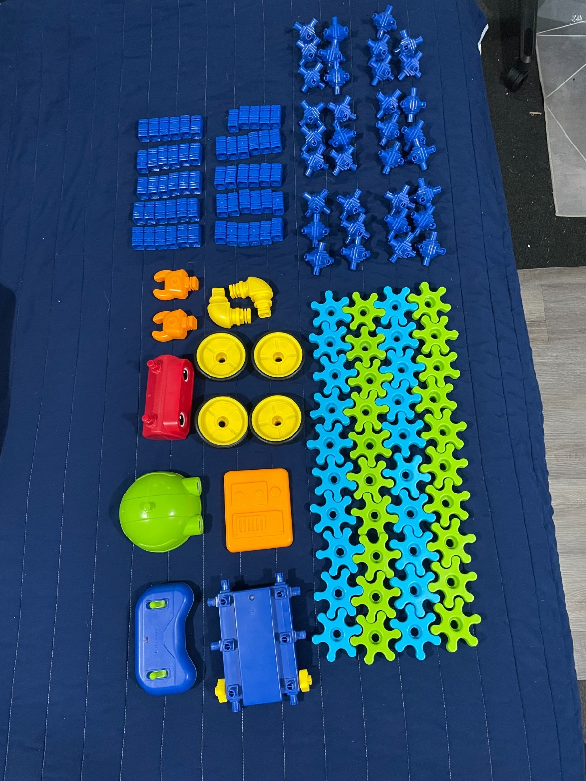 Lakeshore Learn & Play Remote Control Gear-Bot Building Set Tested Works