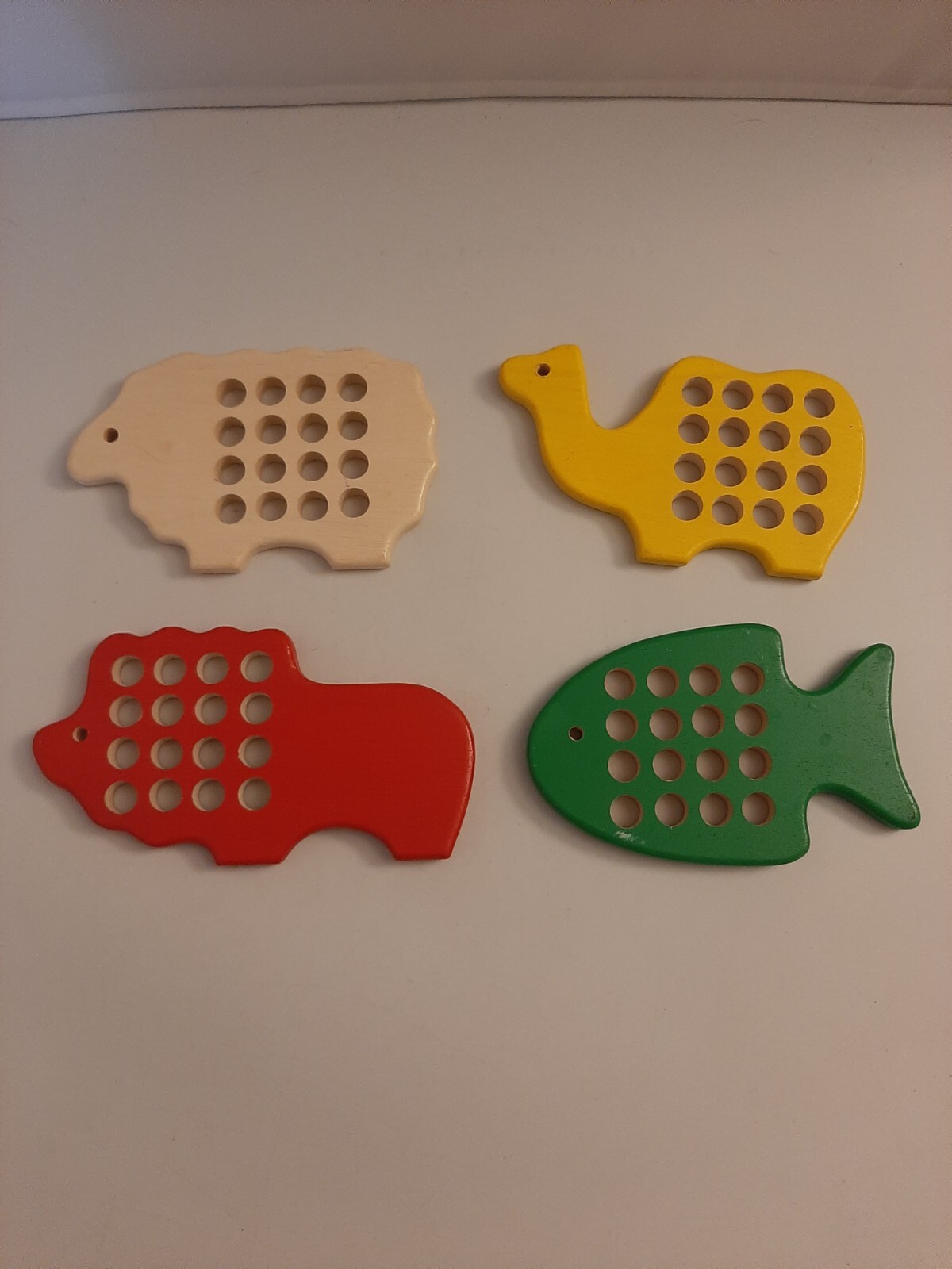 Lot of Learning Lacing Animals Set of 4 Lion Sheep Camel Fish Red green Yellow
