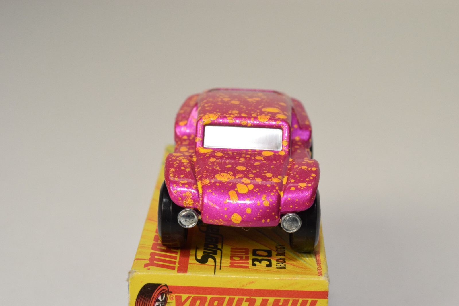 A94 1:64 3 INCH MATCHBOX SUPERFAST 30 BEACH BUGGY METALLIC PINK WITH MUD MIB