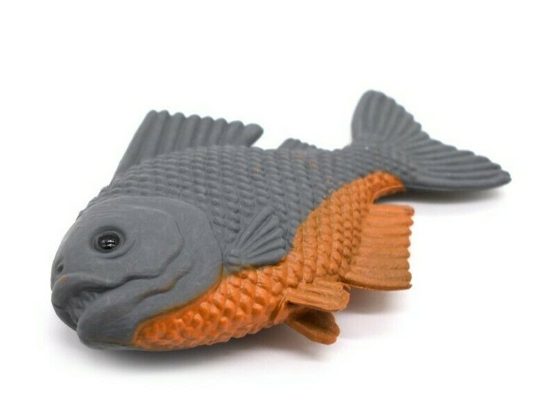Plastic Piranha 2 1/2-inch toy fish – F424 B8