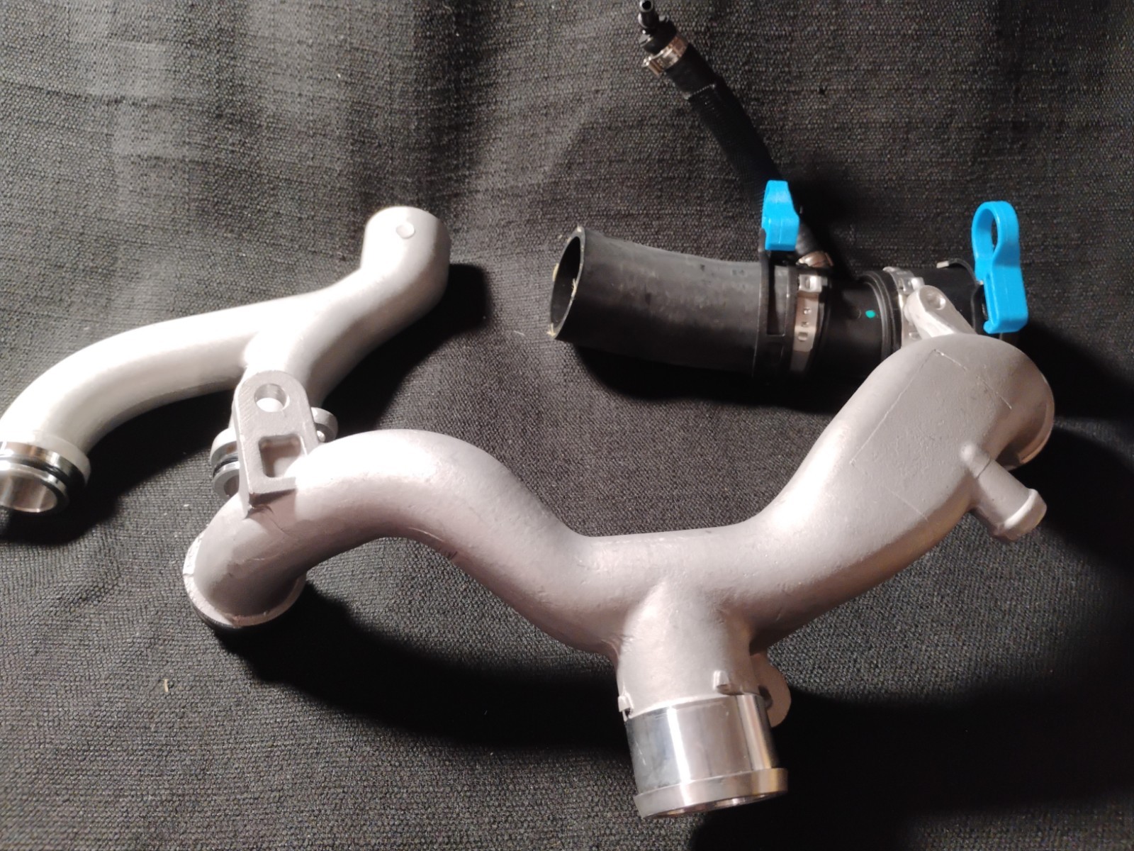 Engine Coolant Pipe Water Outlet Tube for Land Rover for Range Rover Sport Ve…