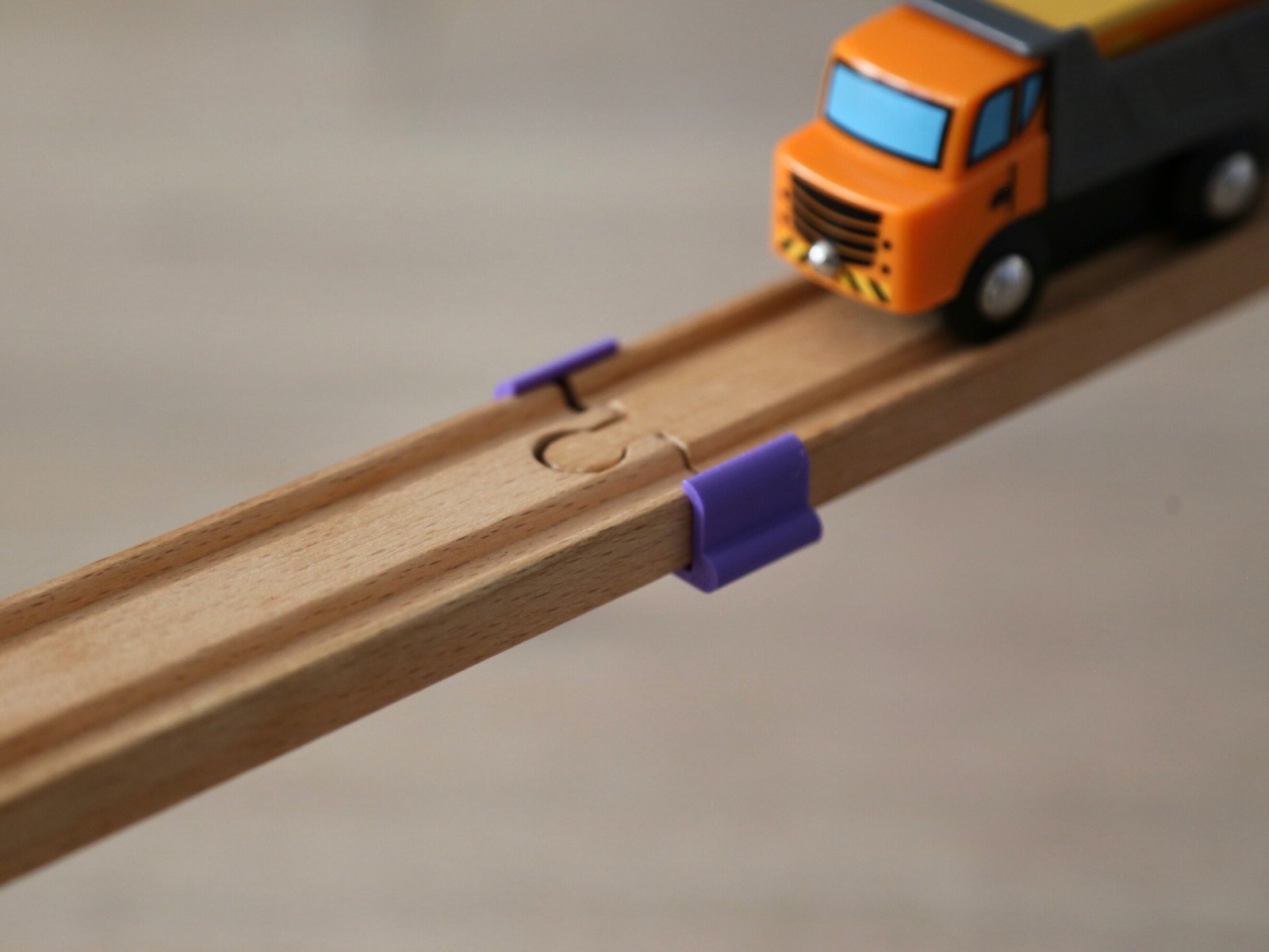 Supportless wooden train track bridge spans – Pack of 8 – BRIO, HAPE, IKEA