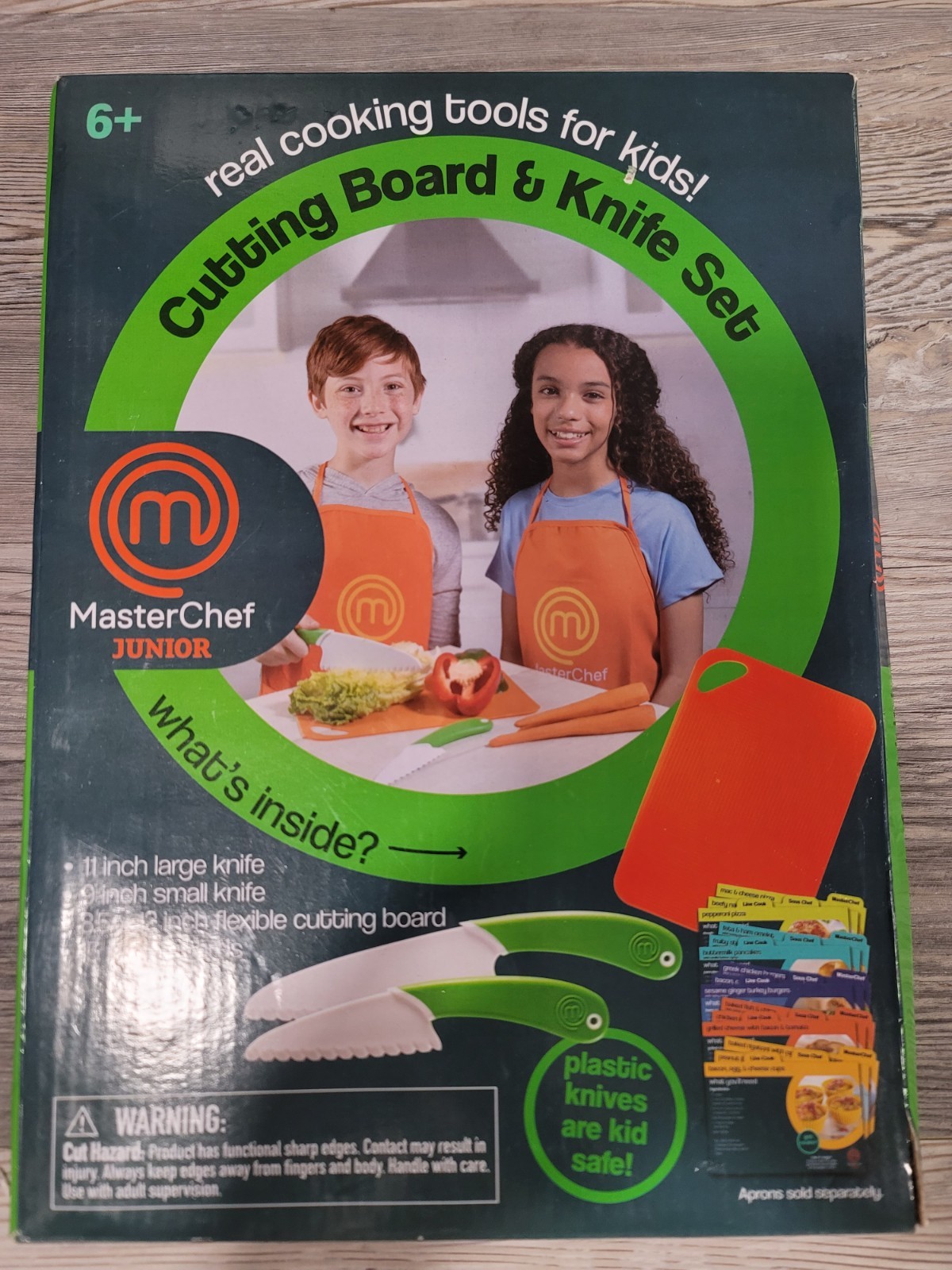 MasterChef junior real cooking tools. cutting board, 2 knifes, recipe cards NEW