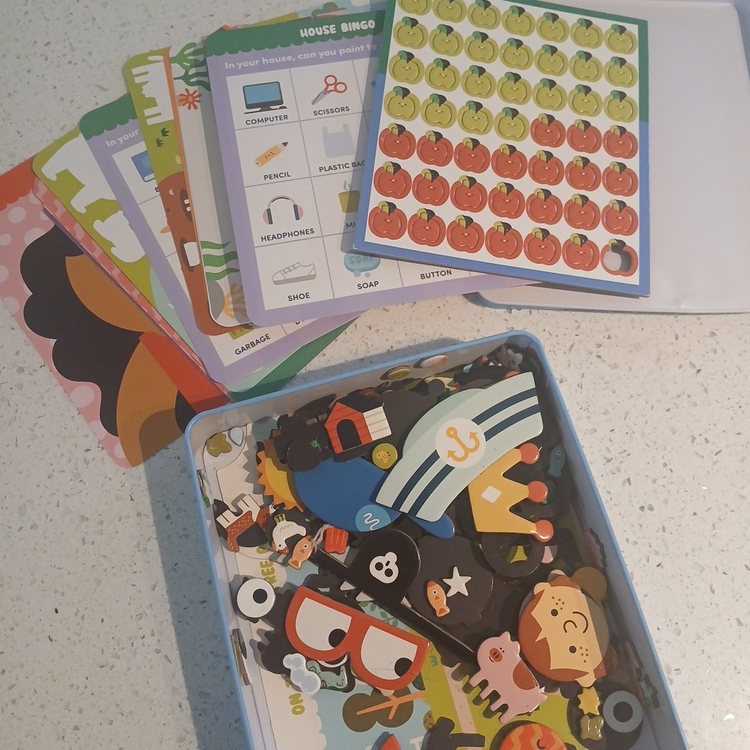 Magnetic Create & Play 200 Pc Ages 4+ Farm, Outdoors, Underwater & Space