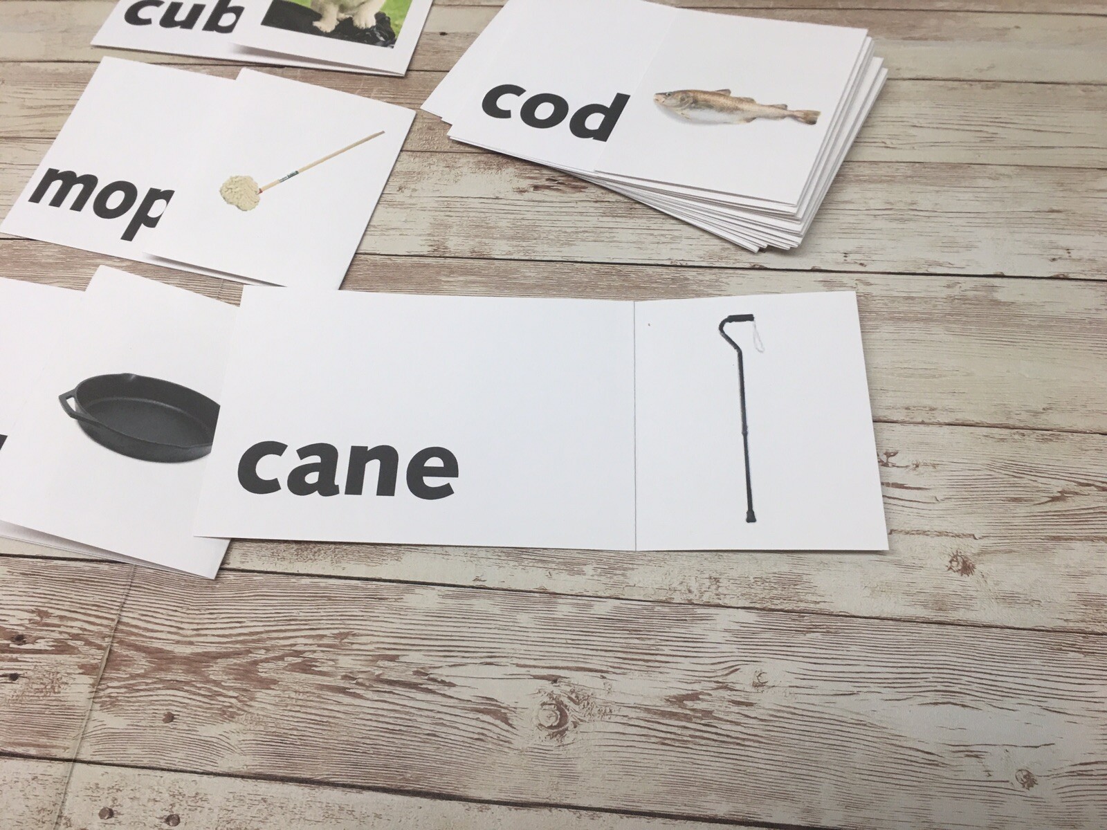 Reading Manipulative – Silent E words Picture Flip cards – Home Or School