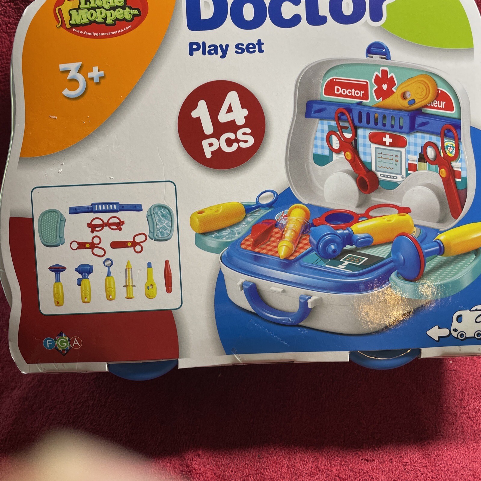 DOCTOR PLAY SET 14 PCS W/ 10IN. X 8IN. CASE W/ HANDLE AND WHEELS NEW