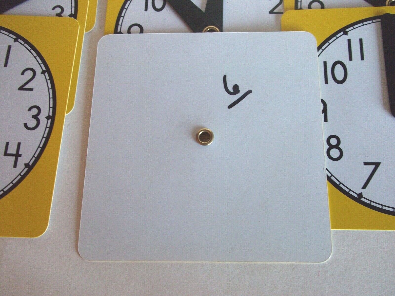 Telling Time Manipulatives 19 Mini Clocks & Box of Pocket Flash Cards