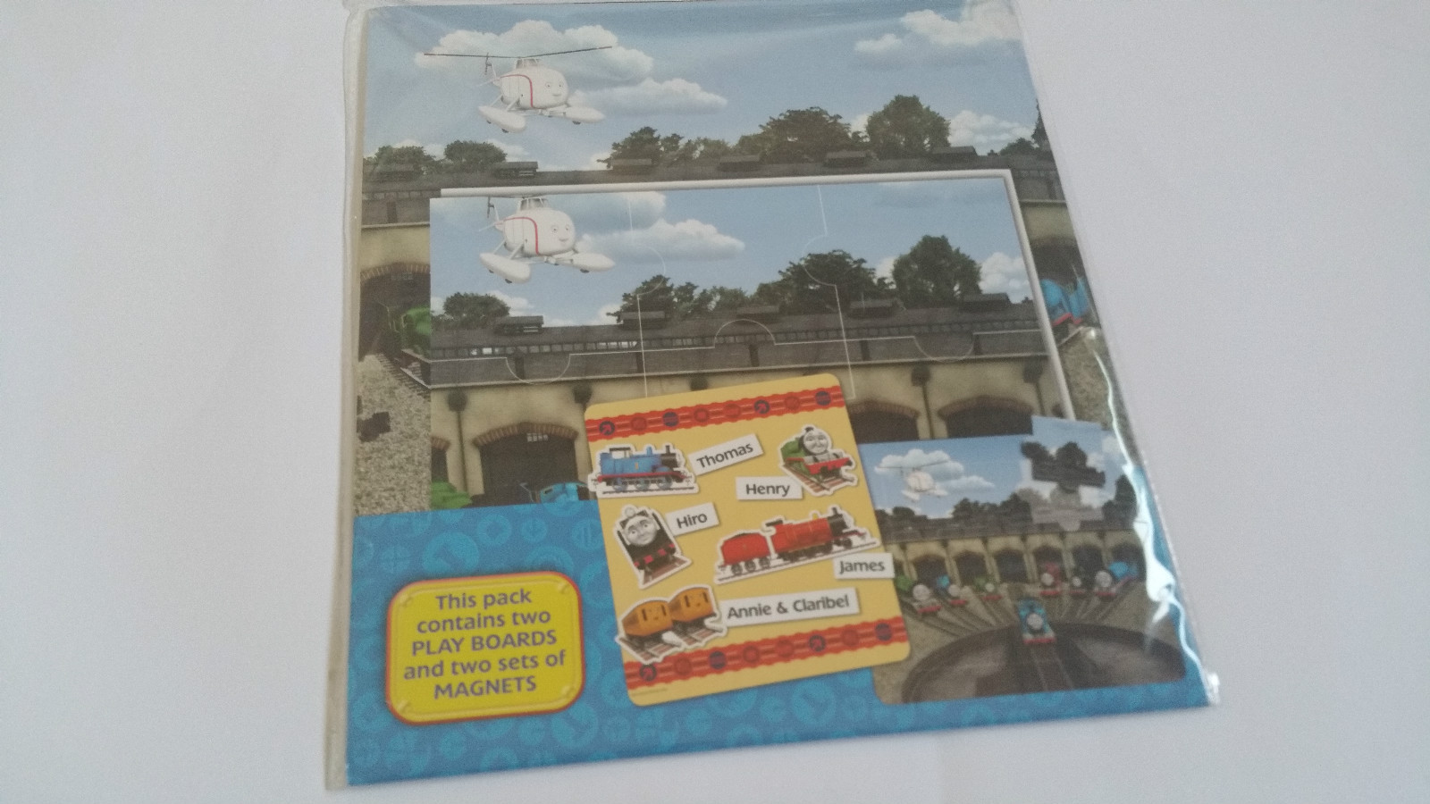 2 sets Thomas & Friends – Magnet Fun – Create-a-Scene (2 x Magnetic Play Board