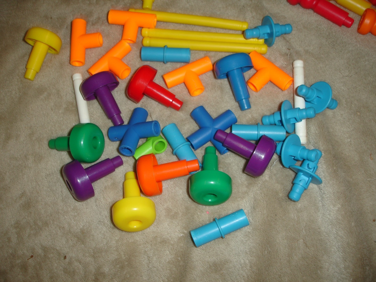 Lot of (230) Playmonster Replacement Pegs Plus (33) Other Shapes/Brands