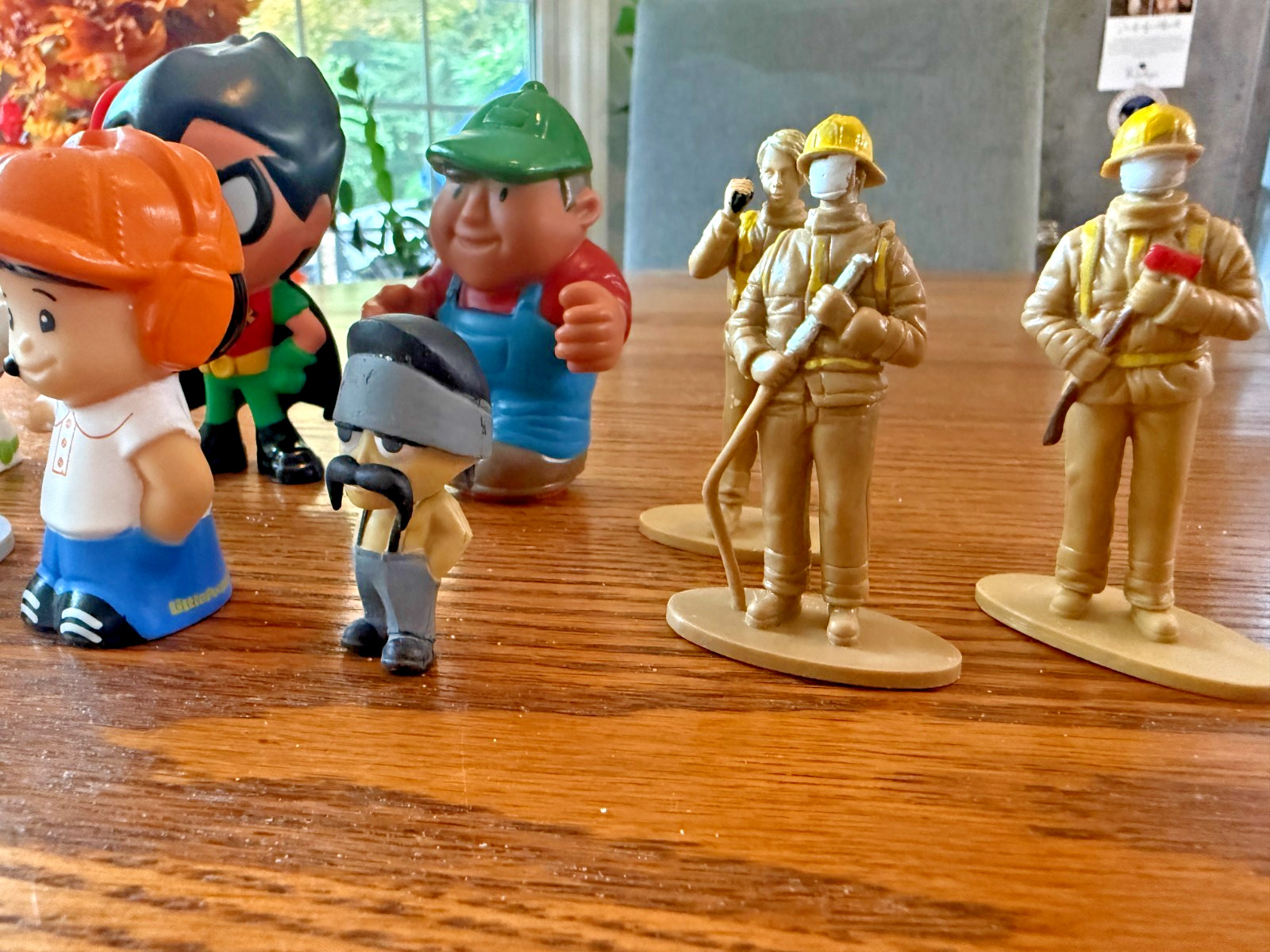 Sand Tray & Play Therapy Miniatures Heroes Villains Character Lot of 11