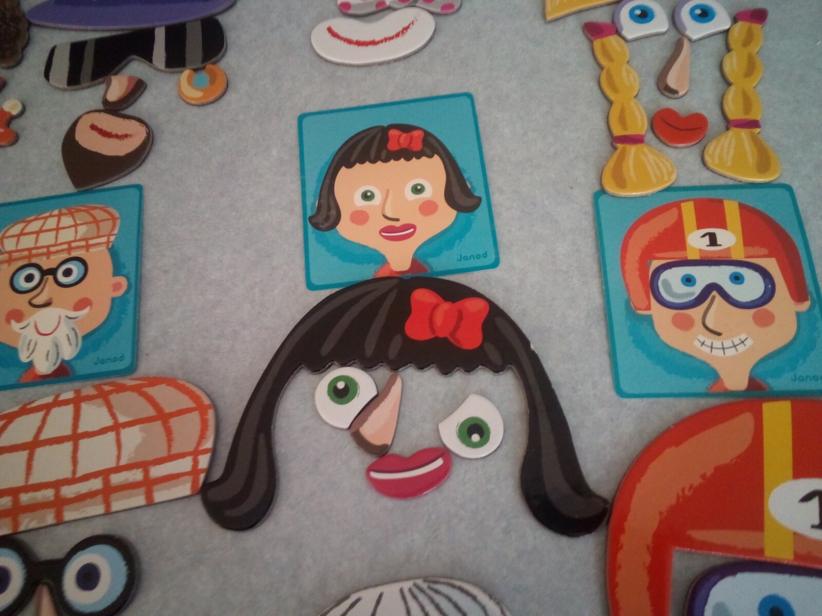 Crazy Faces Magneti’ Book Magnetic Pieces Cards & Box Educational Toy FREE SHIP