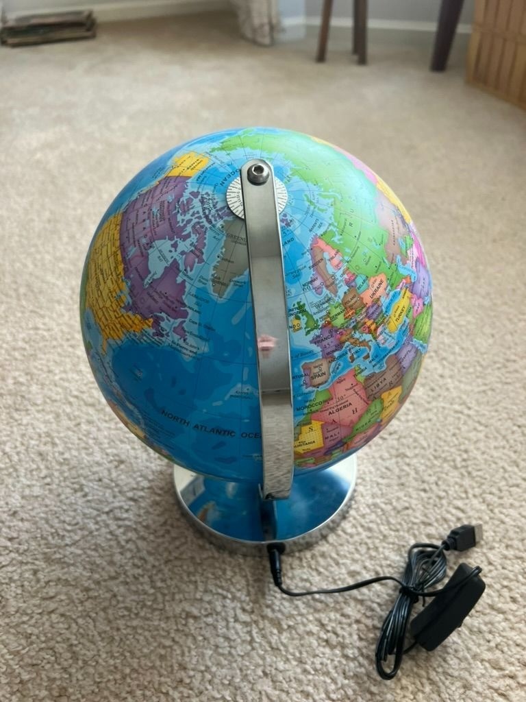 Smart Wallaby Rotating Globe w/ USB Light-Up LED | 8″ Desktop World Map