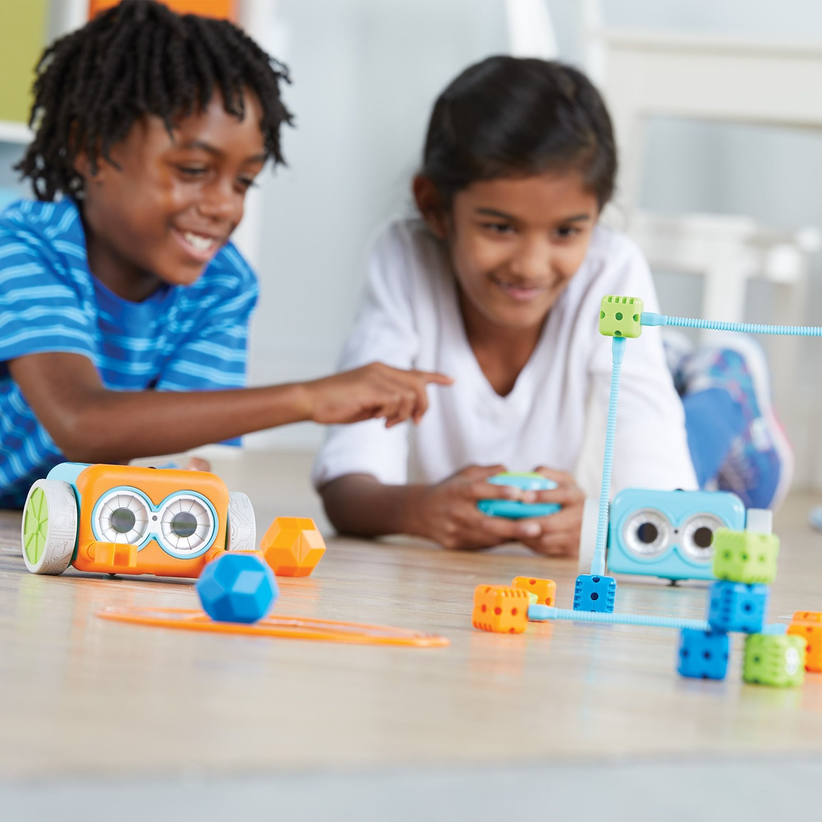 Coding Robot Activity Set 77 Pieces Screen Free STEM Learning Resources Botley