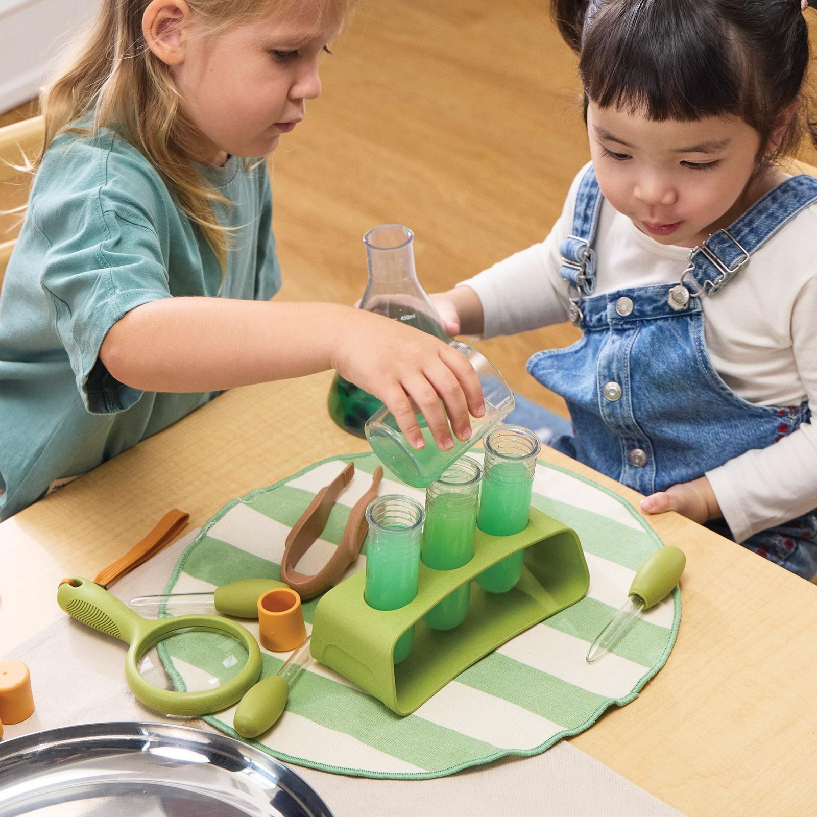 Kaplan Early Learning Kids’ Science Beaker – Set of 6
