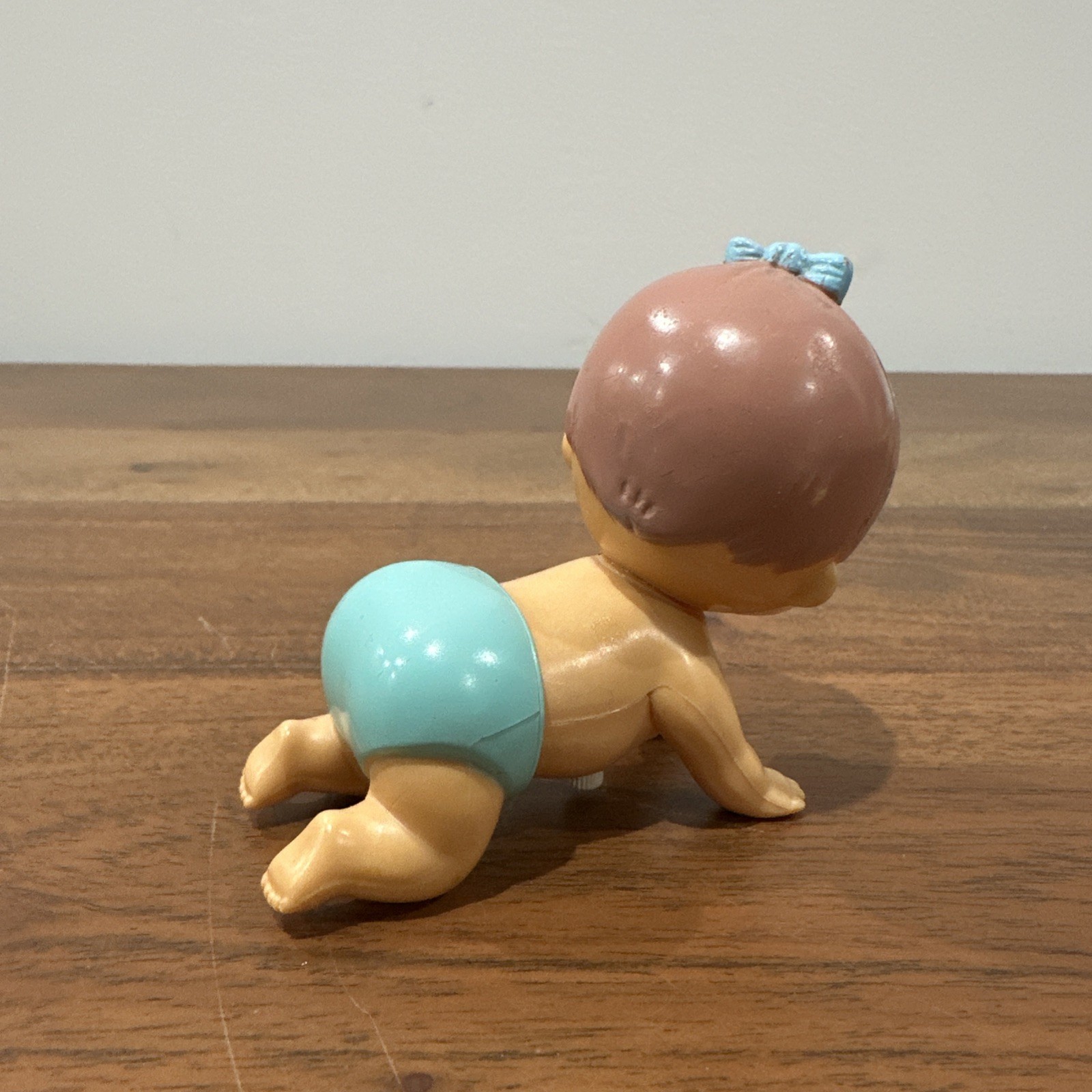 Vintage Tomy 1977 Wind Up Toy Crawling Baby Girl Blue Diaper & Hairbow ~ Tested