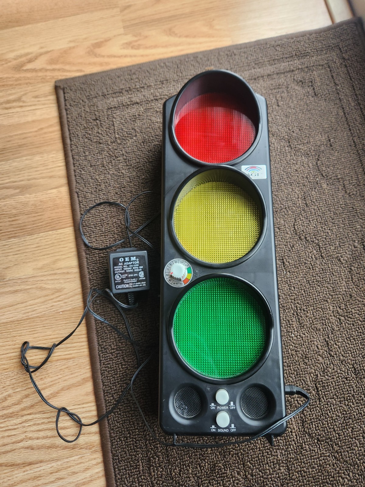 YACKER TRACKER Original Signal Traffic Light Adjustable Sound Meter AGI