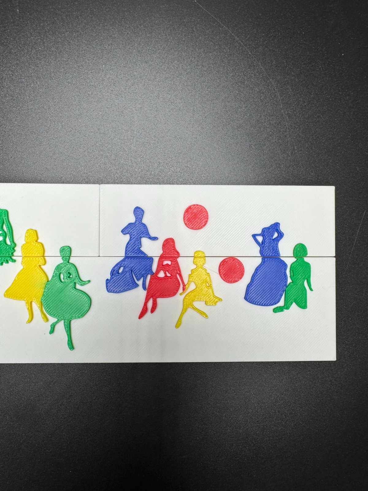 Disappearing Girl Puzzle – Classic Recreation of German Optical Illusion, 15 or