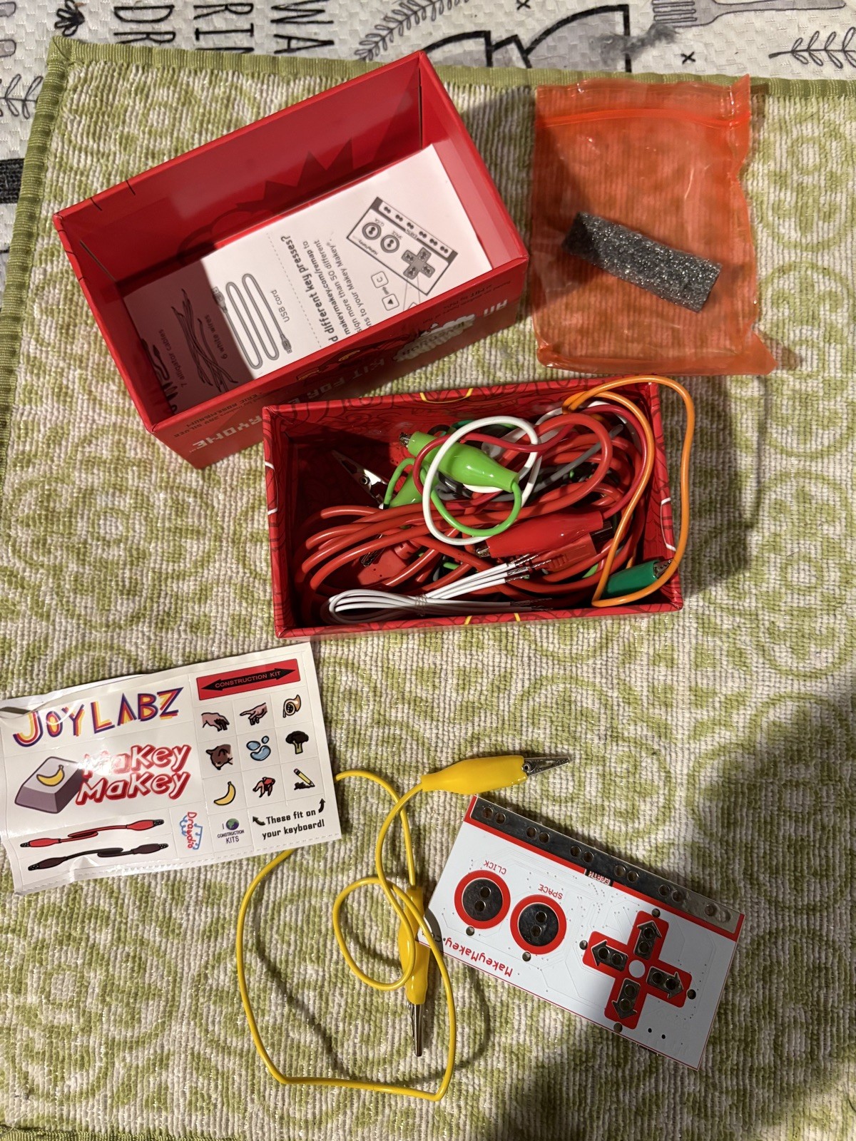 STEM experiment Makey Makey an Invention Kids Science Inventing Kit Easy edu