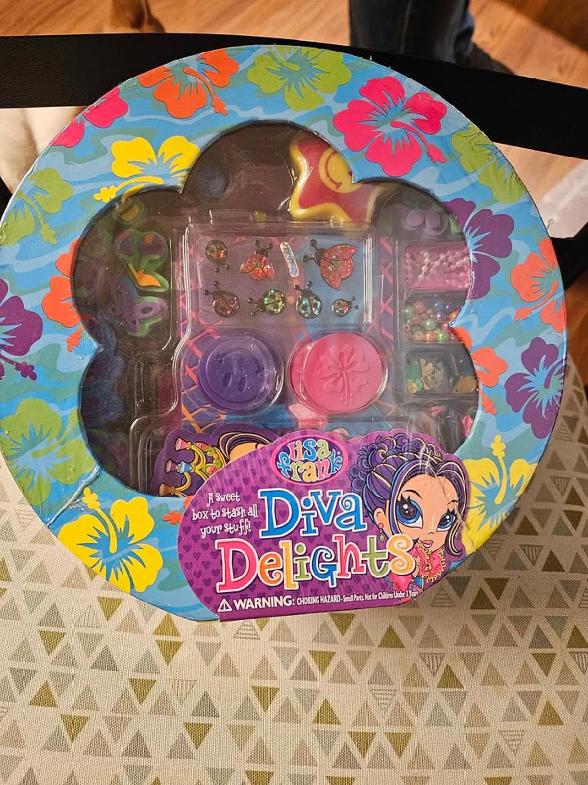 NIB VINTAGE Lisa Frank Diva Delights stationery box and supplies.